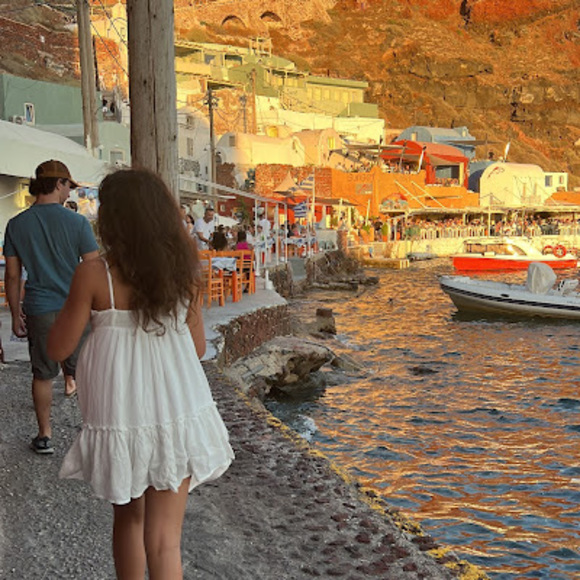 Meet your Posher, Anna - Picture 1 of 1